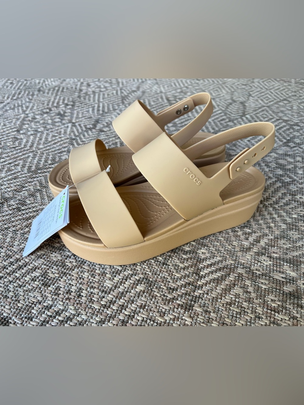 NWT Crocs Brooklyn Low Wedge Sandals Nude Beige Womens Size 8